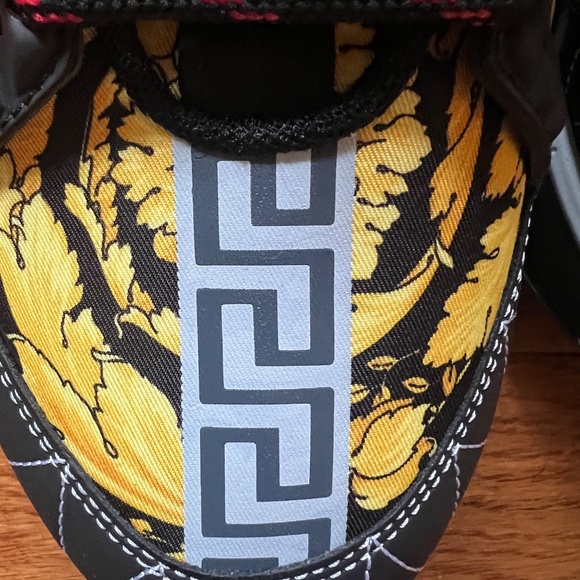 42 9 authentic versace running shoe baroque with receipt - Picture 2 of 10